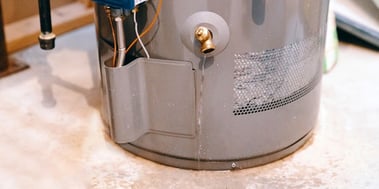 A drain valve on a tradional water heater